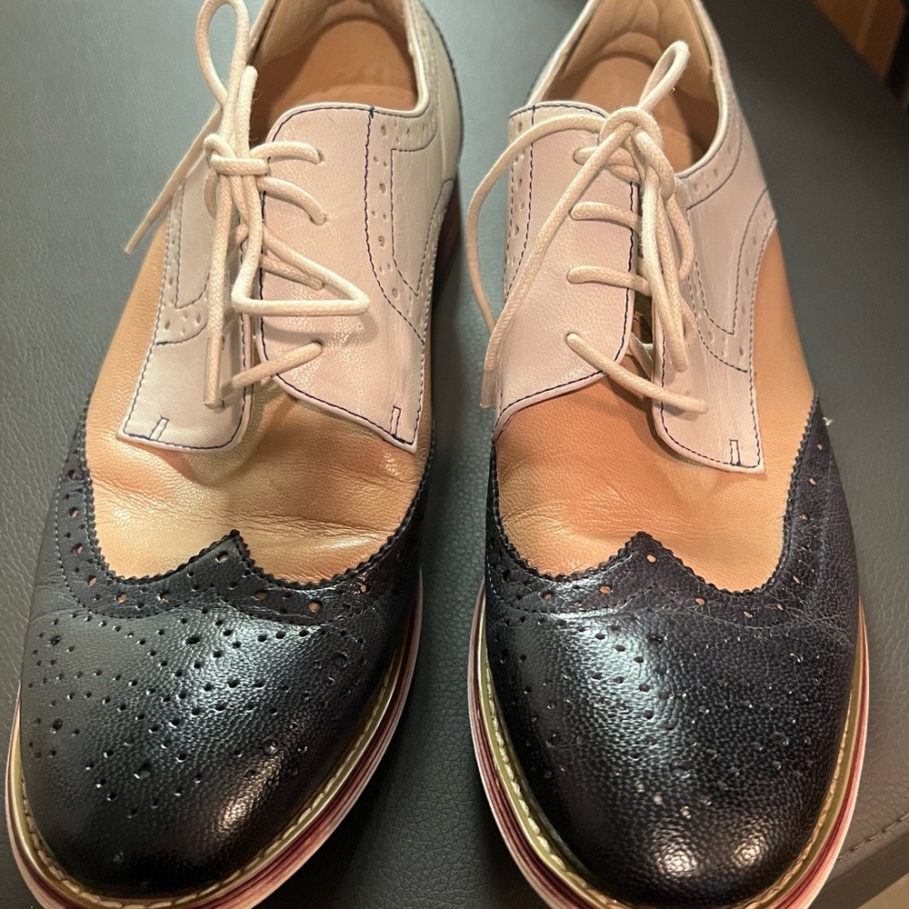 Elegant Two-Tone Leather Oxford Shoes